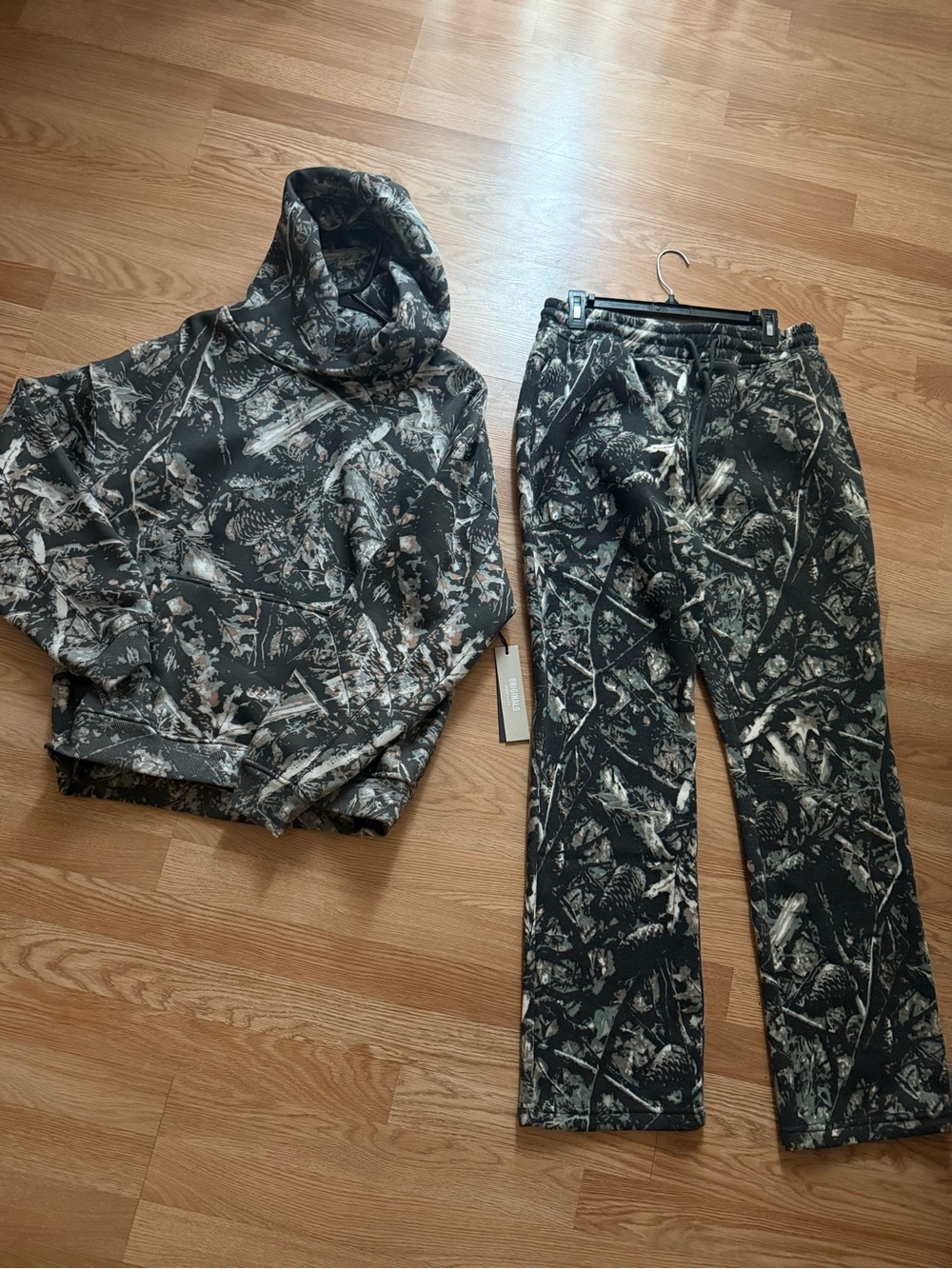 Camo Hoodie & Jogger Set - Black/Grey men’s medium